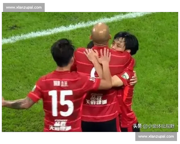 中超第 27 轮综述:双雄险胜守排位,蓉城冲二青岛陷绝境 中超第 27 轮综述:双雄险胜守排位,蓉城冲二青岛陷绝境